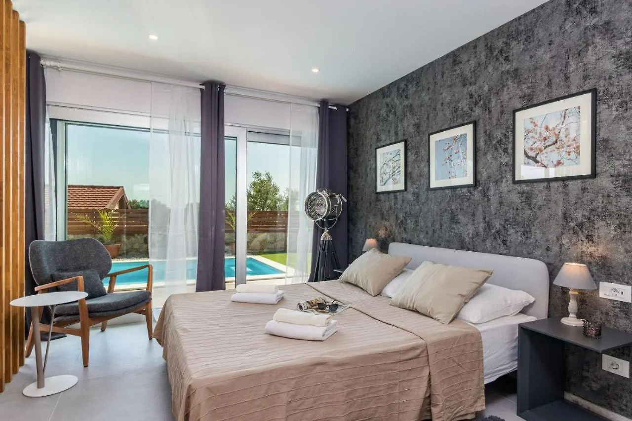 Cubic Villa Peroj 0*,  Croatia