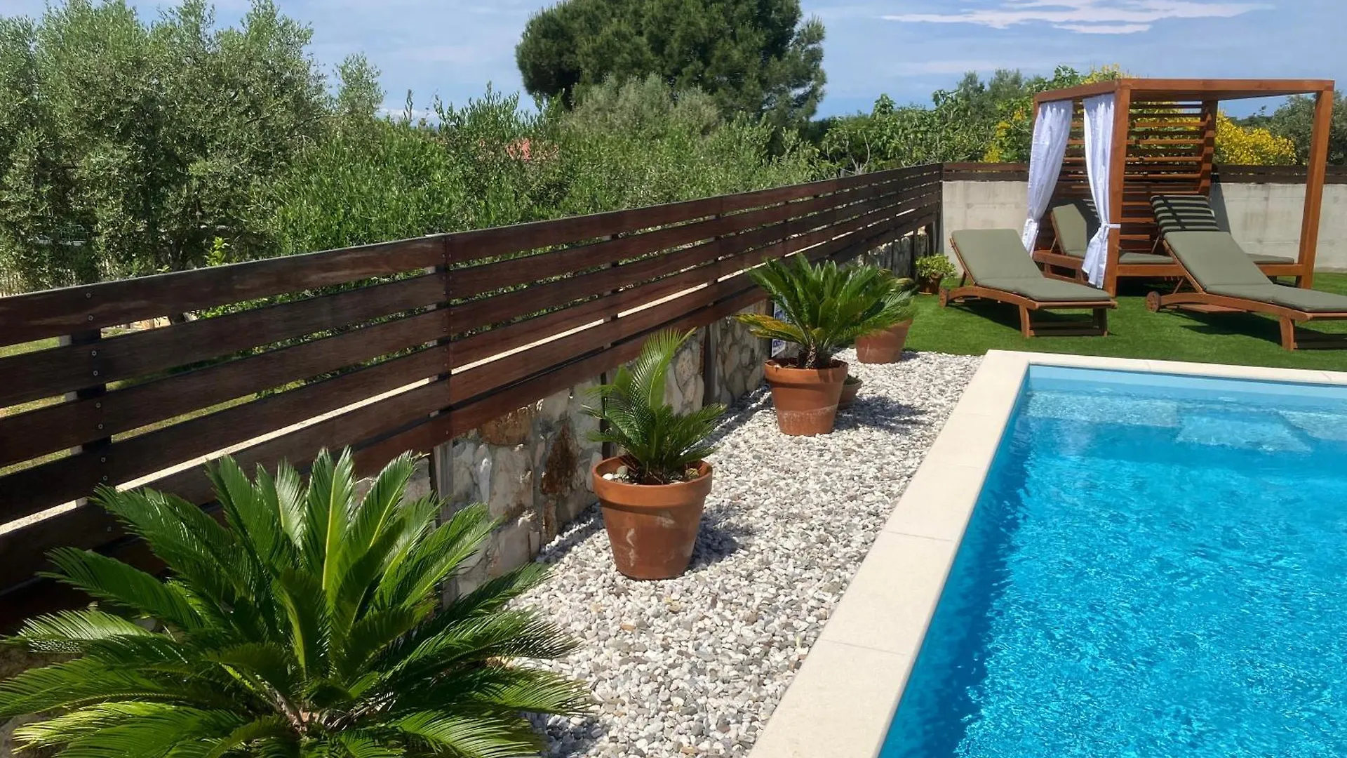 Cubic Villa Peroj 0*,  Croatia