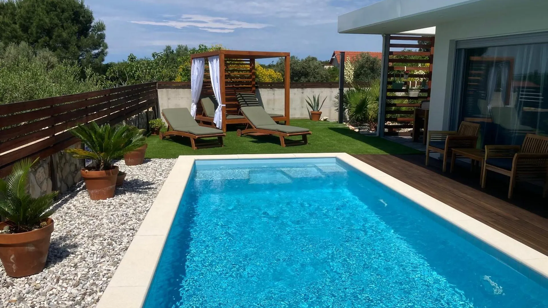 Cubic Villa Peroj